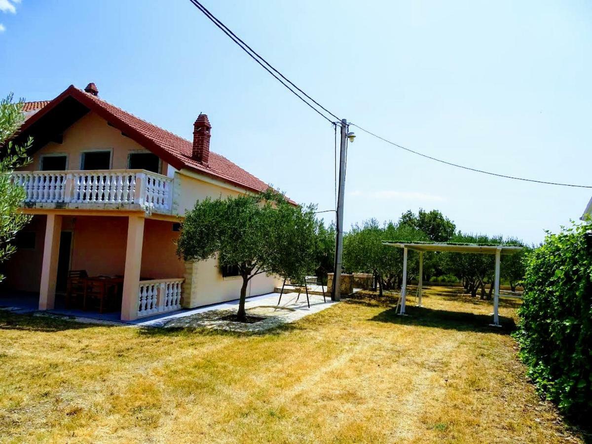 Vacation House Maslina Rupalj Exterior foto